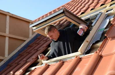 Pose de fenêtres de toit Velux à Klang